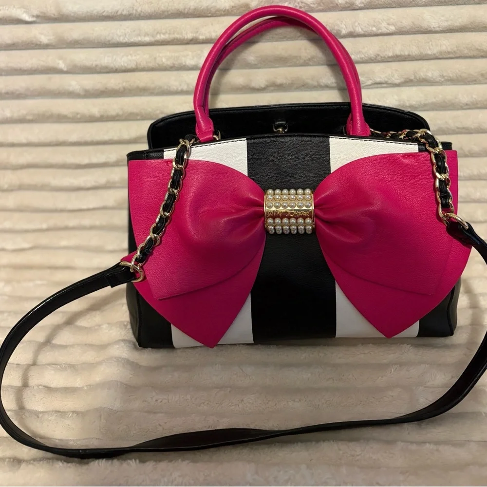 Betsey Johnson Black and Pink Bow Shoulder Bag - Picture 2 of 11